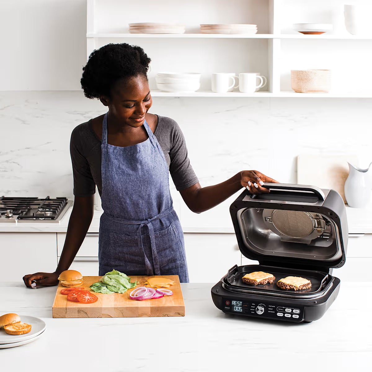 Ninja?Foodi MAX Pro Health Grill & Air Fryer Exclusive Accessory Bundle