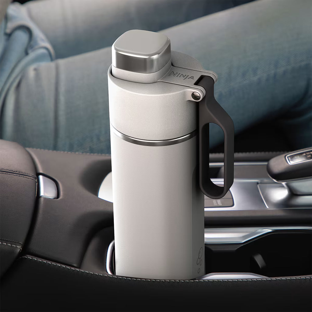 Ninja FrostVault 30QT/28L Cooler, Ice Pack & Thirsti Bottle Bundle
